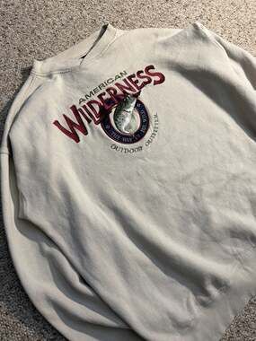 Vintage Great American Lakes & Timbers American Wilderness Bass Fishing Crewneck
